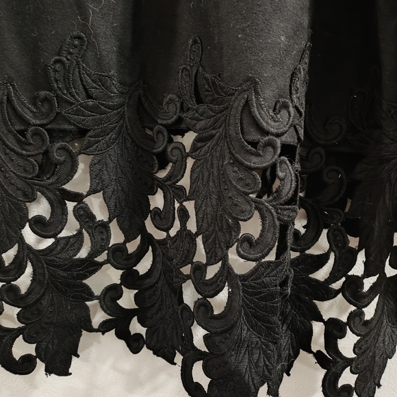 NuBu Bottom lace hem extra cozy sweater. - Picture 5 of 5